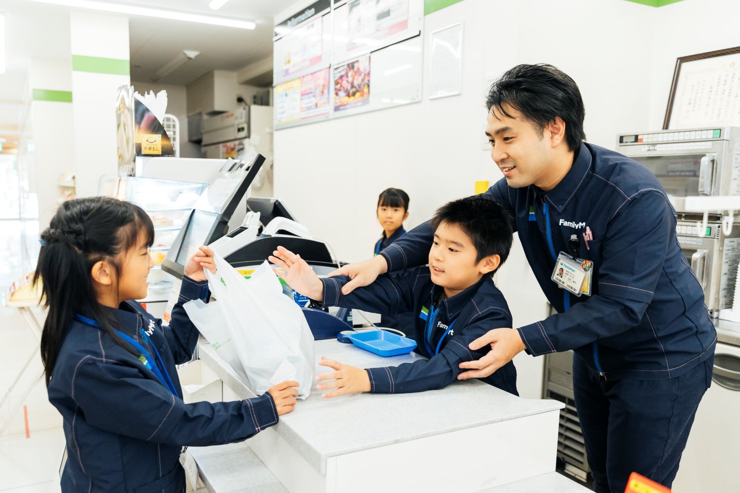 お仕事体験の様子